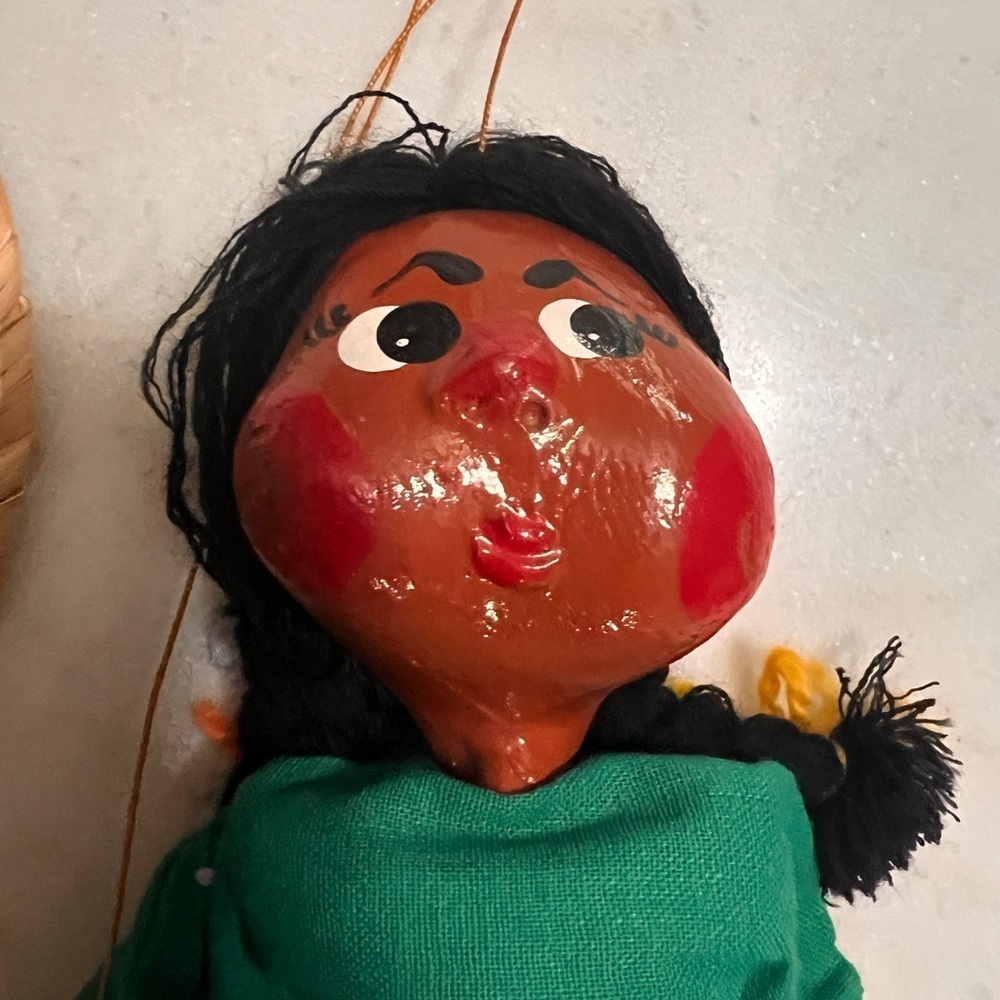 Vintage Mexican Handmade Marionette Folk Art Dolls Lot of 2 Hand Painted Puppets - Picture 12 of 12